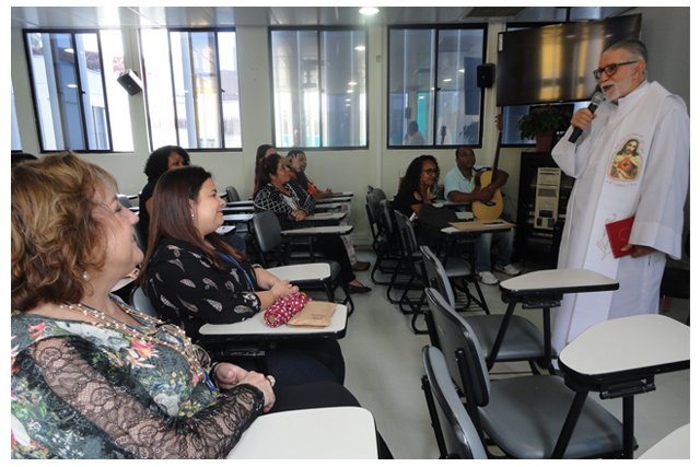 Culto Ecumênico no HBH - O Padre Natanael de Moraes, pároco emérito da Igreja São João Evangelista em Belo Horizonte, foi convidado para representar a Igreja Católica durante o Culto Ecumênico, realizado no dia 20 de novembro, no Hemocentro de Belo Horizonte (HBH) - Foto: Lucas Motta
 
 